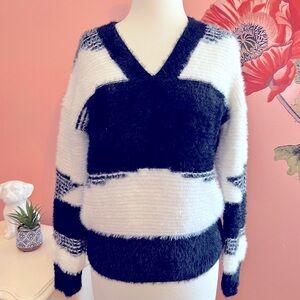 EUC XS Knox Rose Sweater Super Soft Cozy Sweater Black and White Stripes 096